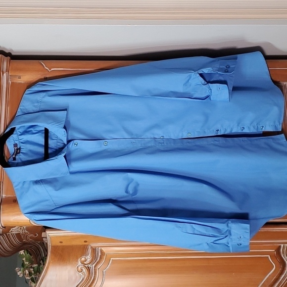 Roamans women's 28W beautful shade of blue blouse. Button down. Excellent cond - Picture 1 of 7